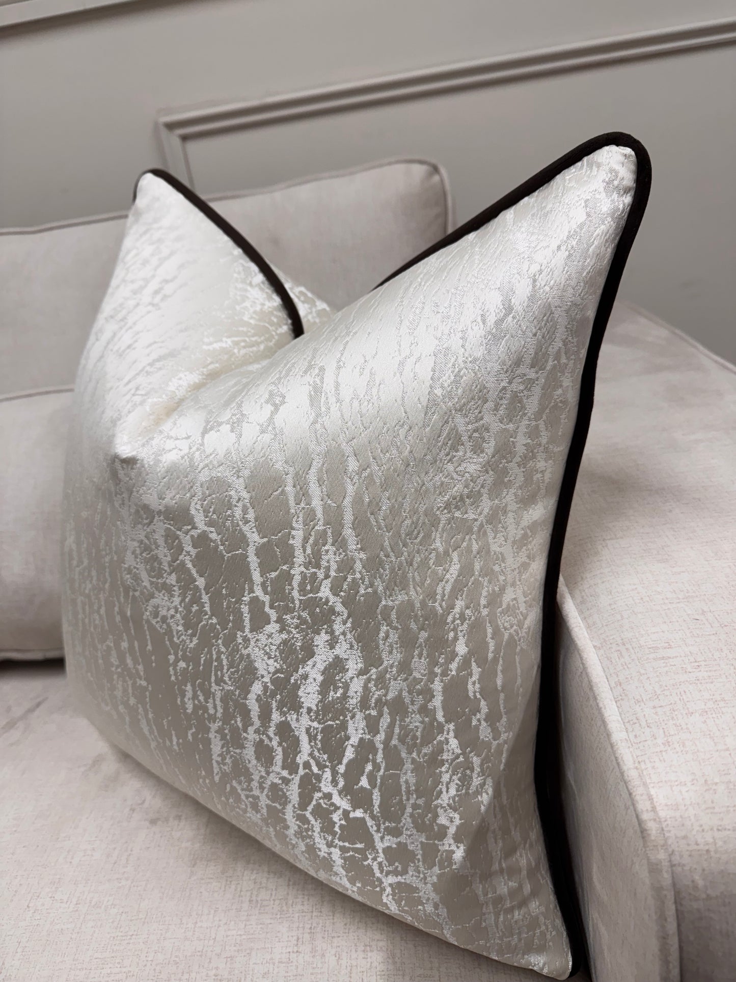 Cre’a ivory with brown piping