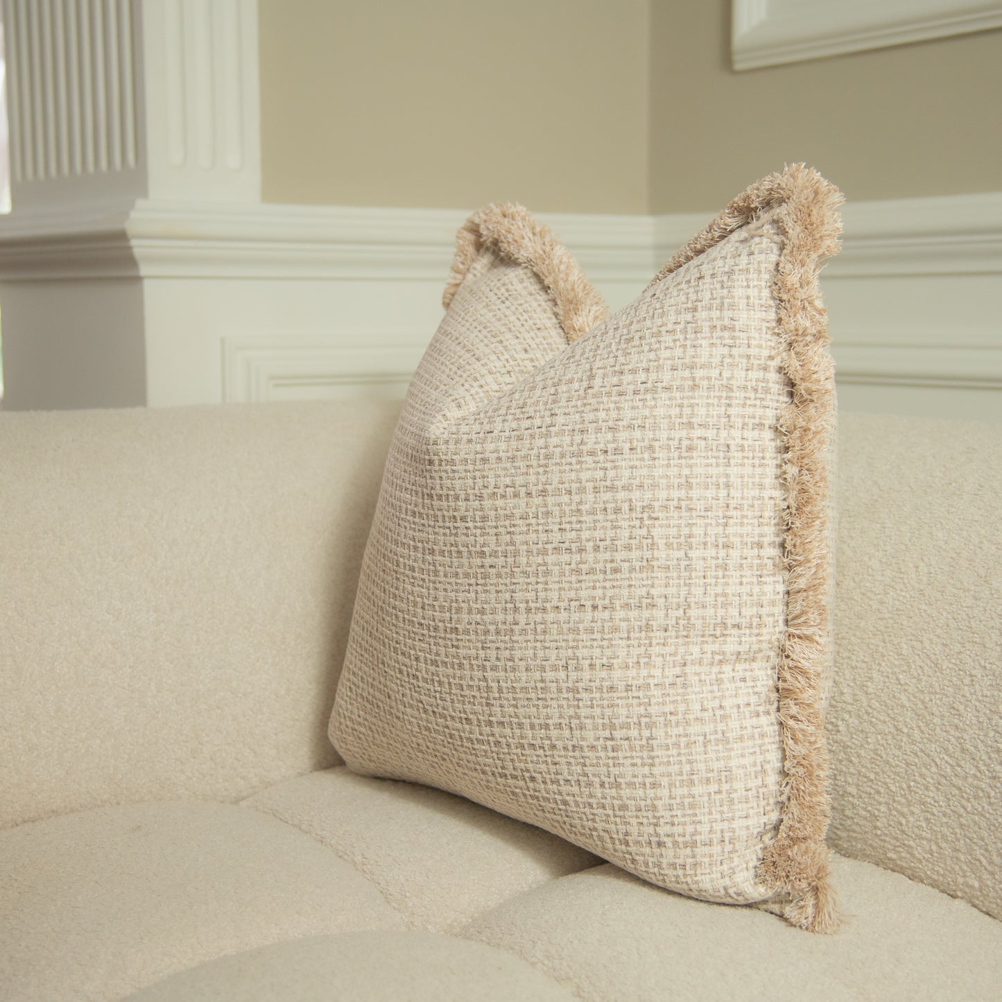 Cosy With Neutral Fringe