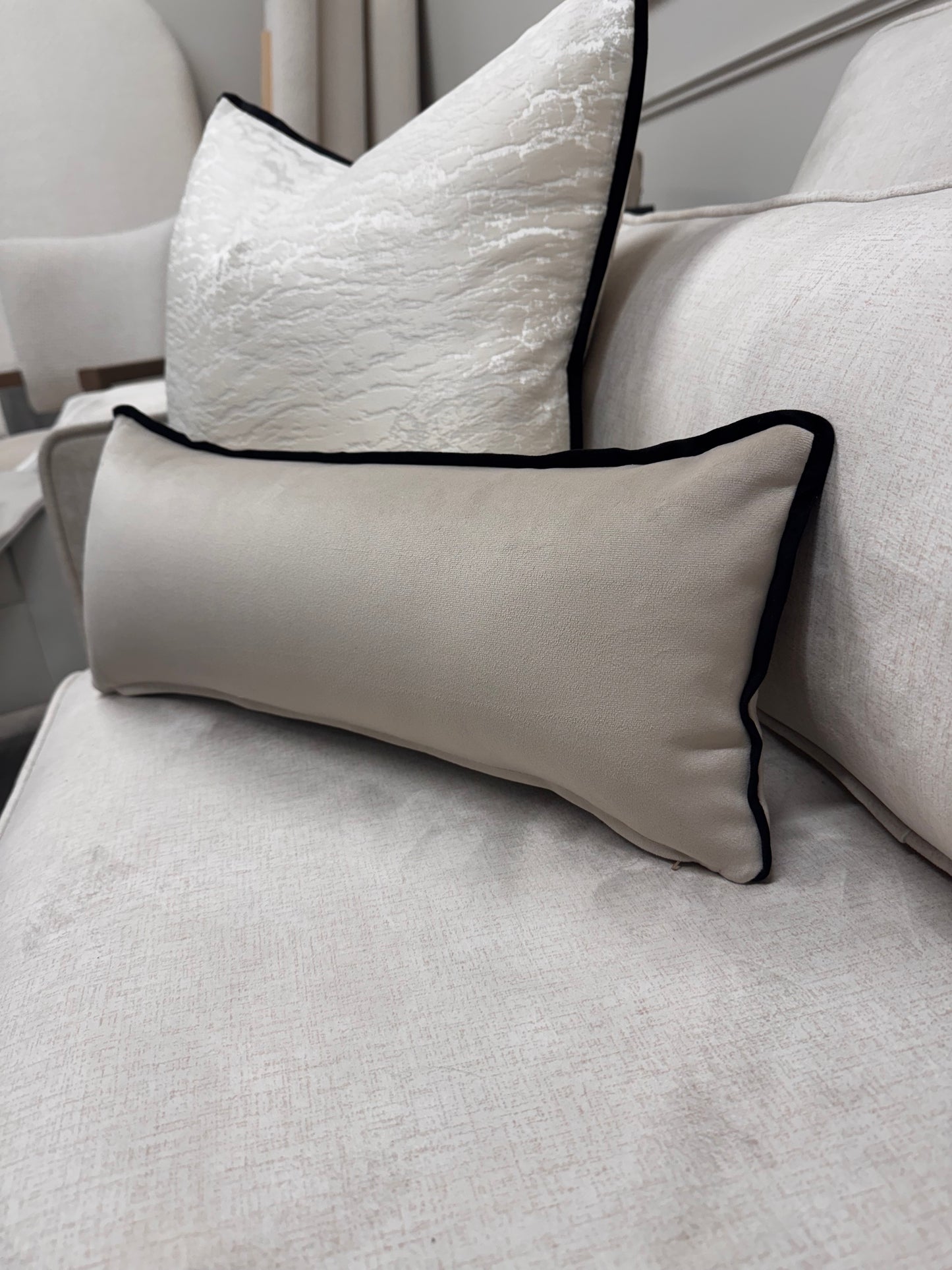 Mini cream with black trim