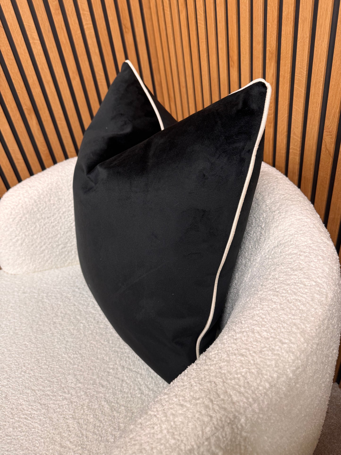 Black velvet & champagne piping