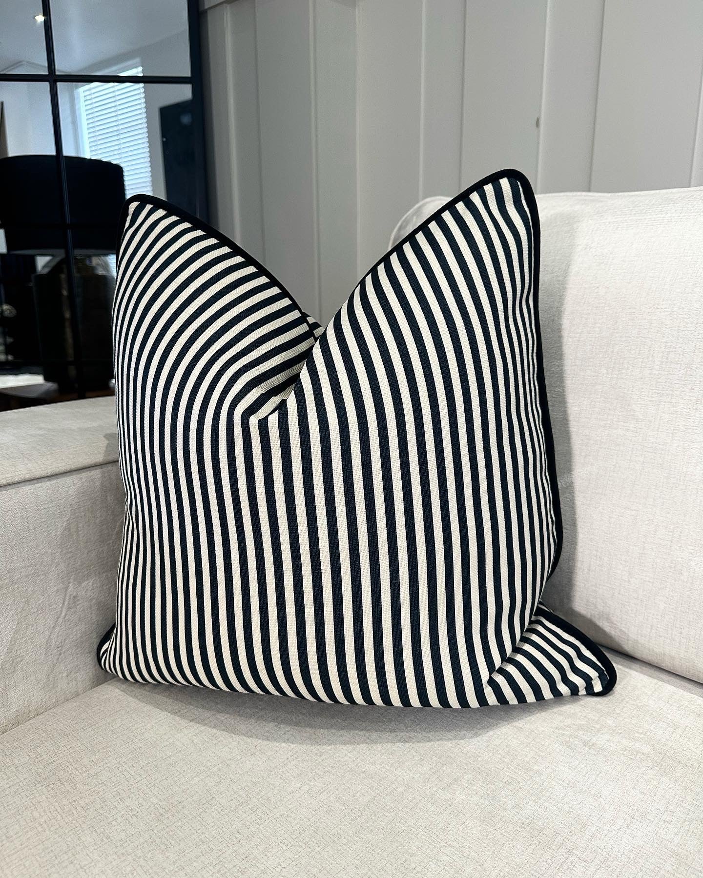 Fashion black and cream striped pillows